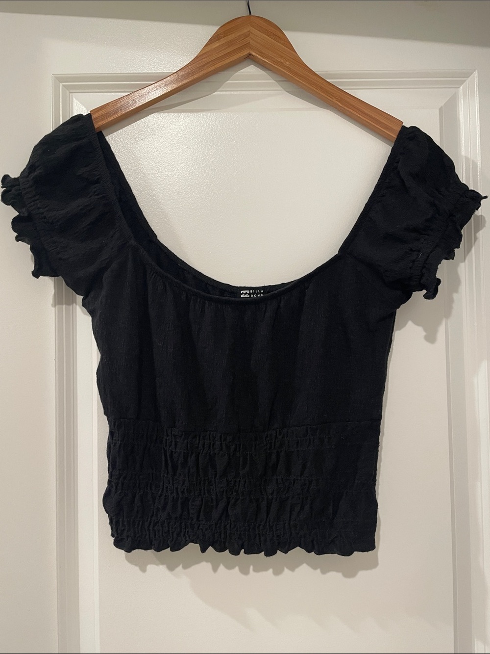 Billabong Black Smocked semi Crop Top with Puff Sleeves large